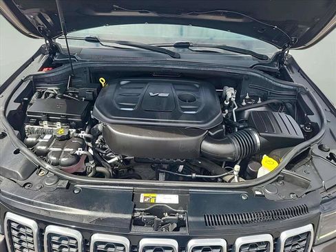 Used 2018 Jeep Grand Cherokee Limited AWD/4WD image 9
