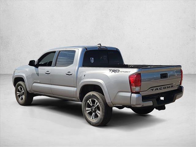 Used 2017 Toyota Tacoma TRD Sport w/ Tow Package RWD image 8