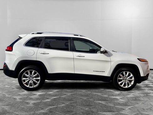 Used 2016 Jeep Cherokee Limited image 4