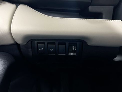 Used 2023 Subaru Ascent Limited image 18