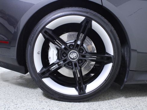 Used 2021 Porsche Taycan 4S image 8