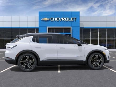 New 2026 Chevrolet Equinox EV LT w/ Convenience Package II AWD/4WD image 5