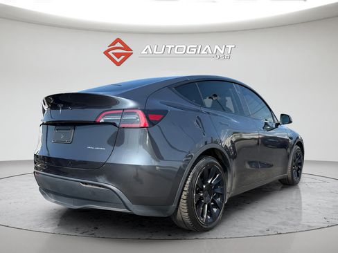 Used 2024 Tesla Model Y Long Range AWD/4WD image 7