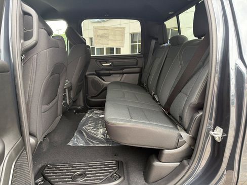 New 2026 RAM 1500 Express AWD/4WD image 17