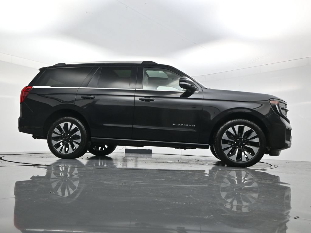 Used 2025 Ford Expedition Platinum w/ Driver's Package AWD/4WD image 48