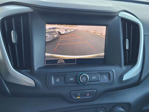 Used 2024 GMC Terrain SLE image 10