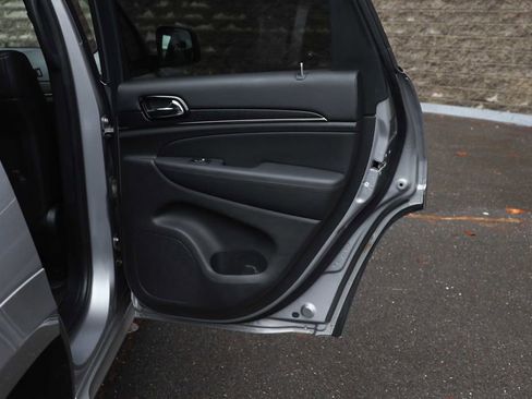 Used 2019 Jeep Grand Cherokee High Altitude AWD/4WD image 18