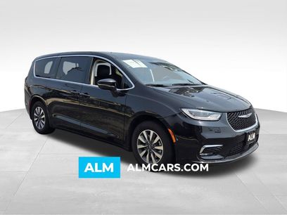 Used 2024 Chrysler Pacifica Limited