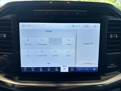 Used 2022 Ford F150 Lariat w/ Equipment Group 502A High AWD/4WD image 18