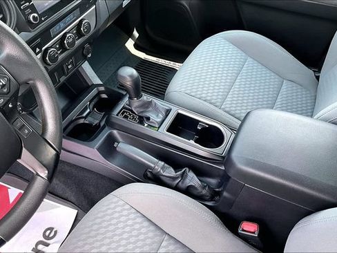 Used 2022 Toyota Tacoma SR AWD/4WD image 18