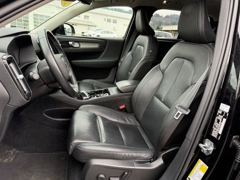 Used 2021 Volvo XC40 T5 Inscription w/ Protection Package image 17