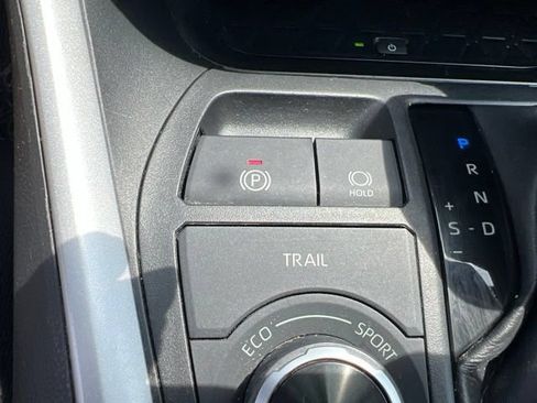 Used 2020 Toyota RAV4 XSE AWD/4WD image 25