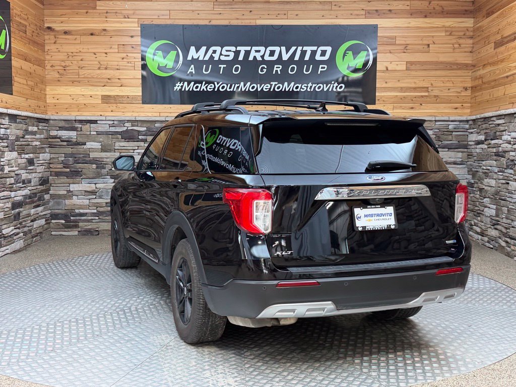 Used 2020 Ford Explorer XLT w/ Equipment Group 202A AWD/4WD image 10