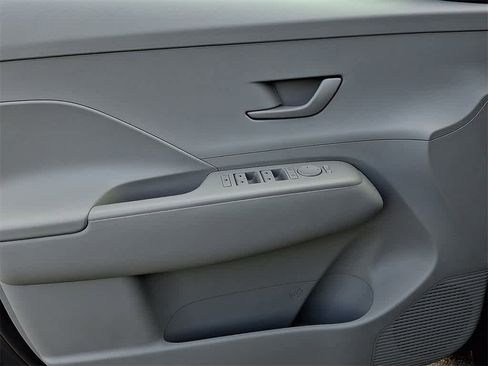 Used 2024 Hyundai Kona SEL image 12