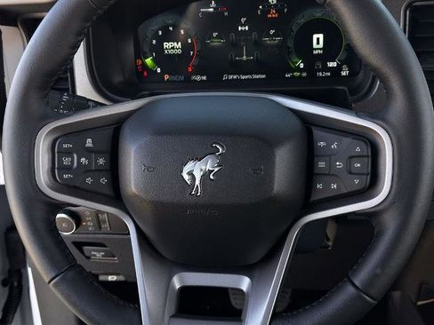 New 2025 Ford Bronco Badlands image 13
