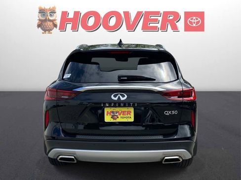 Used 2024 INFINITI QX50 Luxe w/ Accent Package FWD image 3