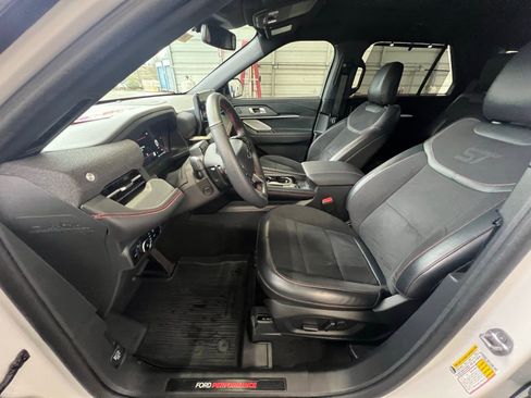 Used 2025 Ford Explorer ST image 10