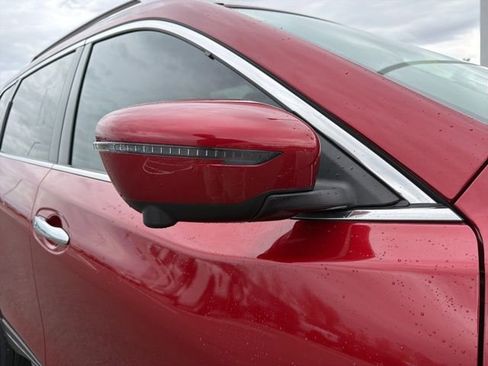 Used 2018 Nissan Rogue SV w/ Premium Package image 5