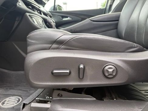 Used 2020 Buick Envision Essence FWD image 32