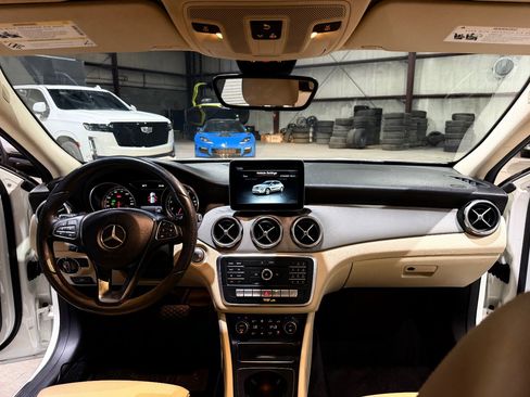 Used 2018 Mercedes-Benz GLA 250 image 28