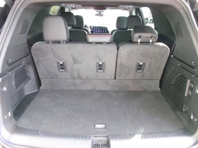 Used 2024 Chevrolet Traverse RS w/ LPO, Floor Liner Package AWD/4WD image 18