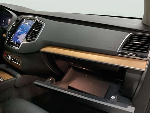 Used 2024 Volvo XC90 T8 Plus w/ Protection Package Premier AWD/4WD image 88