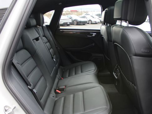 New 2026 Porsche Macan S image 24