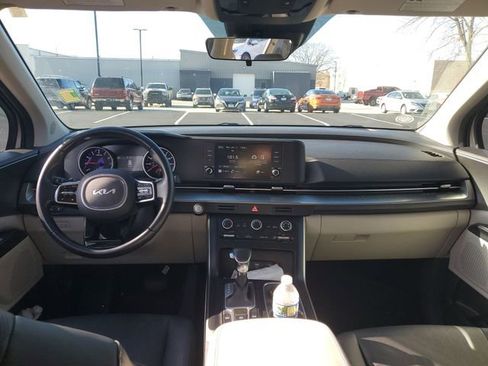 Used 2022 Kia Carnival LX image 20