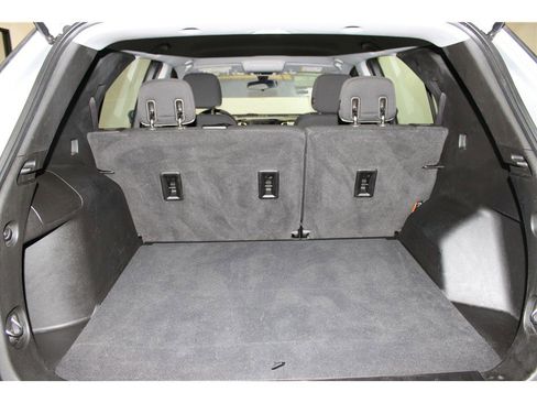 Used 2019 Chevrolet Equinox LS image 20