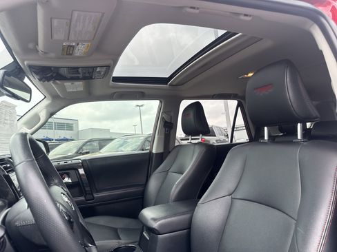 Used 2022 Toyota 4Runner TRD Off-Road Premium w/ Moonroof Package image 27