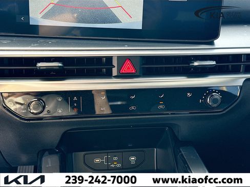 New 2026 Kia Sorento LX FWD image 32