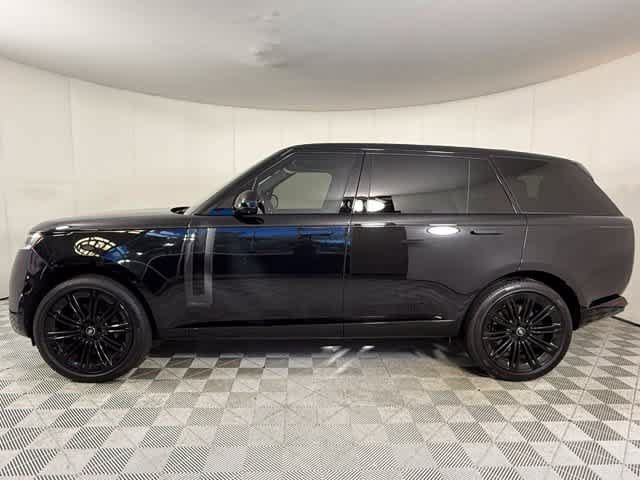 Used 2025 Land Rover Range Rover Long Wheelbase Autobiography AWD/4WD image 3