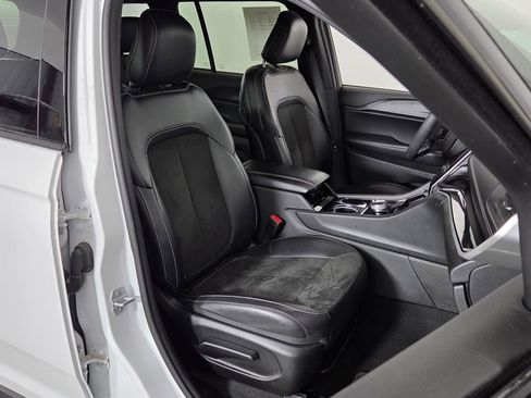 Used 2023 Jeep Grand Cherokee Altitude image 34