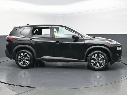 Used 2023 Nissan Rogue SV image 6