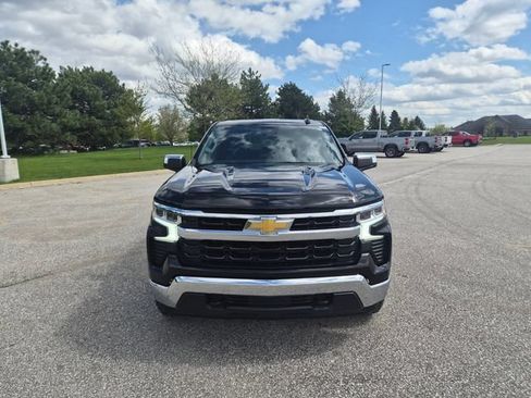 Used 2024 Chevrolet Silverado 1500 LT AWD/4WD image 2