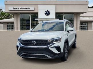 Certified 2023 Volkswagen Taos SE w/ Panoramic Sunroof Package FWD 360° Tour