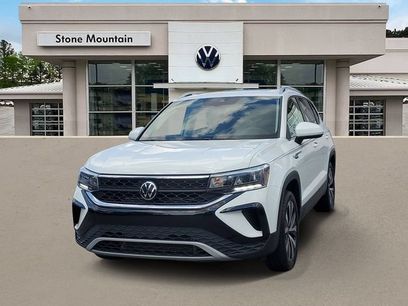 Certified 2023 Volkswagen Taos SE w/ Panoramic Sunroof Package