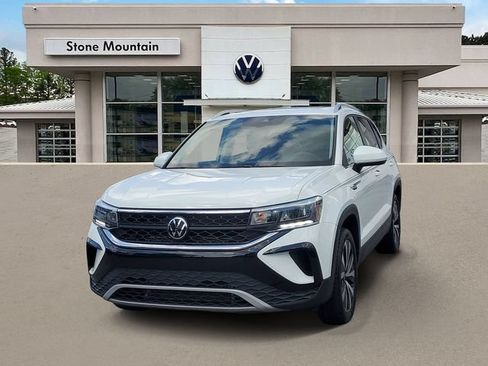 Certified 2023 Volkswagen Taos SE w/ Panoramic Sunroof Package FWD image 1