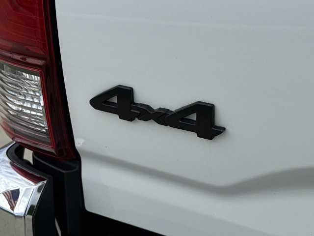Used 2019 Toyota Tacoma SR5 AWD/4WD image 13