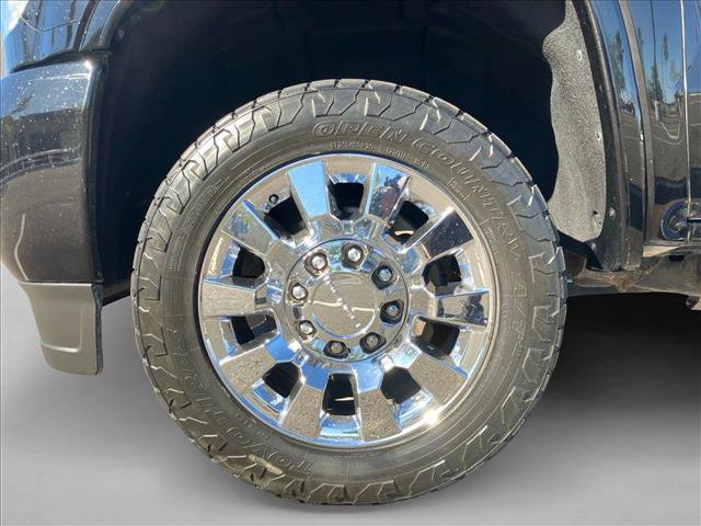 Used 2018 GMC Sierra 2500 Denali w/ Duramax Plus Package AWD/4WD image 23
