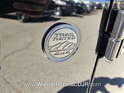 New 2025 Jeep Gladiator Sport image 17