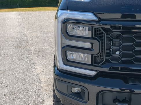New 2026 Ford F250 XLT w/ XLT Premium Package AWD/4WD image 8