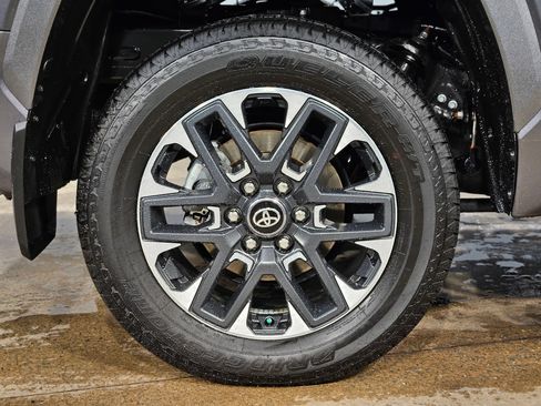 Certified 2025 Toyota Tundra Limited AWD/4WD image 17
