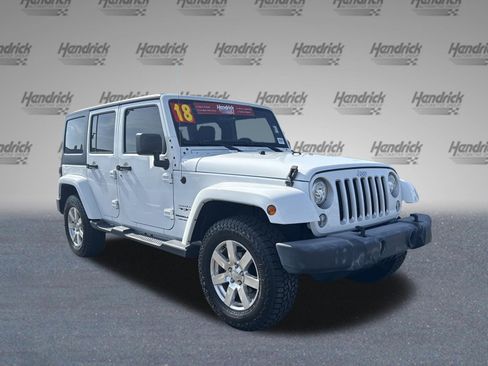 Used 2018 Jeep Wrangler Unlimited Sahara w/ Max Tow Package AWD/4WD image 2