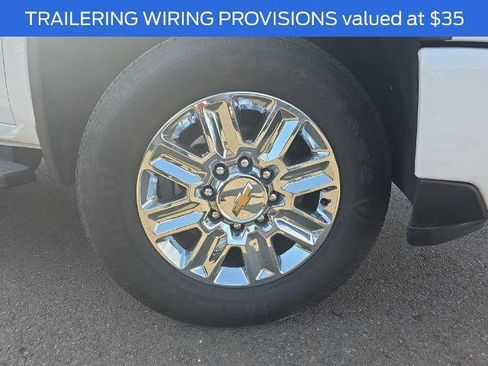 Used 2024 Chevrolet Silverado 2500 High Country w/ Technology Package image 11