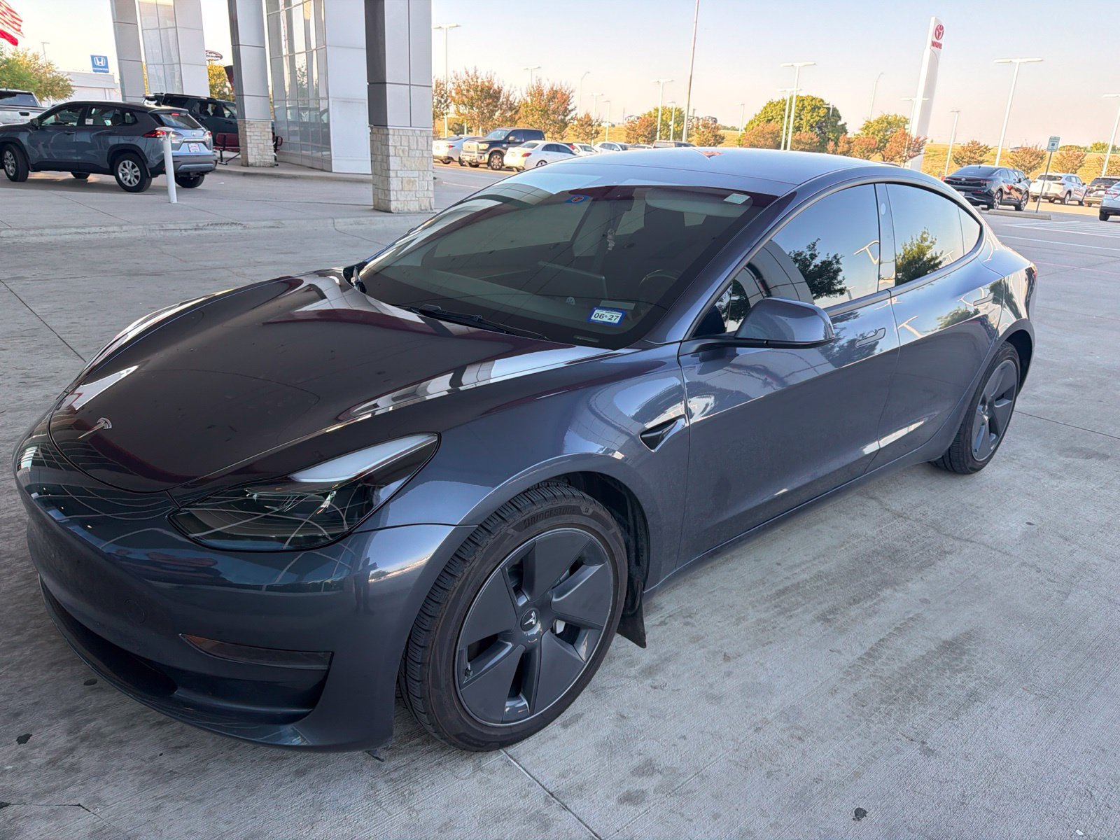 Used 2023 Tesla Model 3 Standard Range RWD image 1