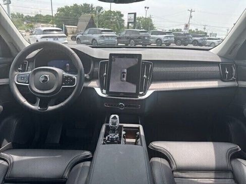 Used 2025 Volvo XC90 B6 Ultra w/ Protection Package Premier image 21