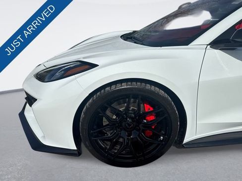 Used 2024 Chevrolet Corvette Z06 image 10