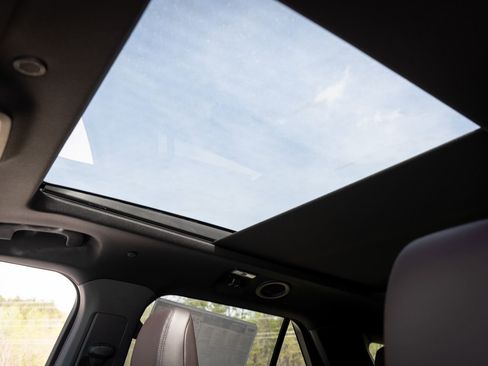 New 2026 Ford Explorer Platinum image 27