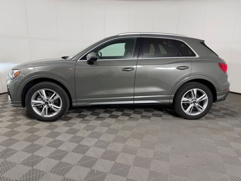 Used 2023 Audi Q3 2.0T Premium w/ Convenience Package image 2